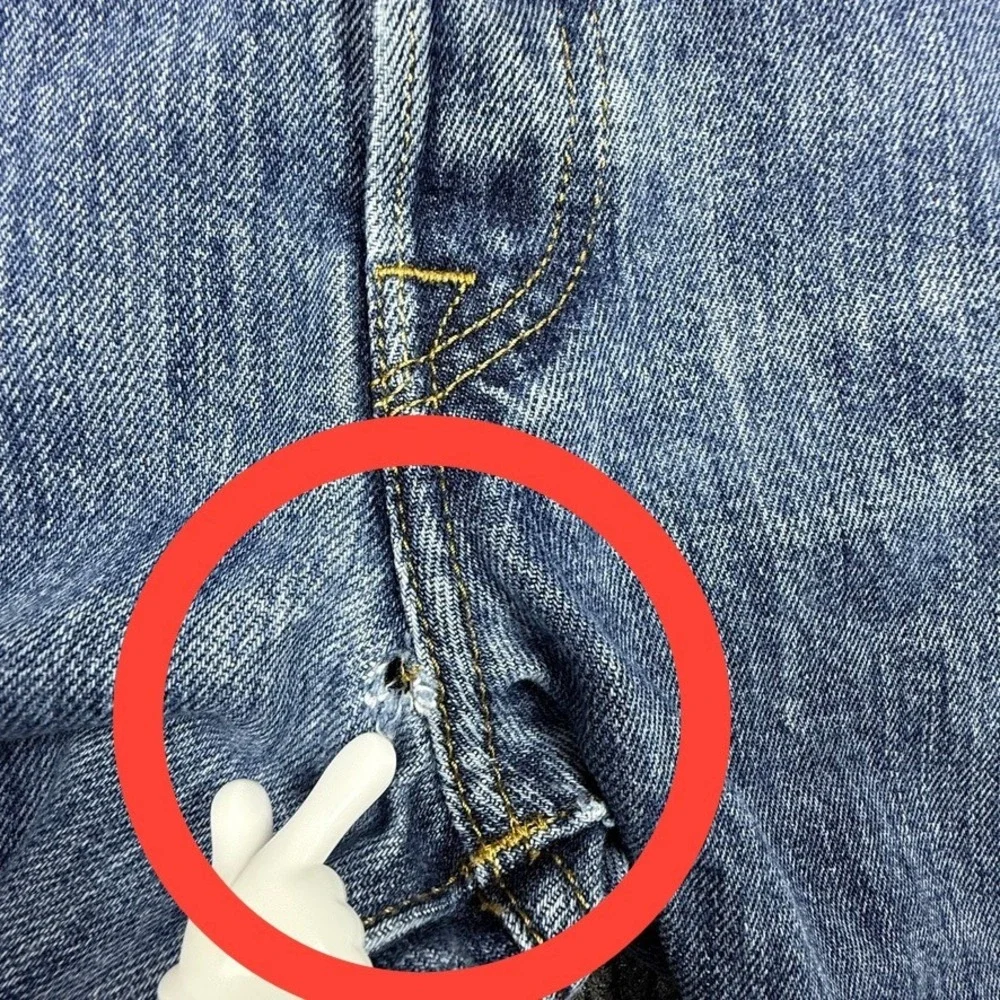 Levis note see